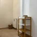 Old Town Vibe & Wave Apartment *
