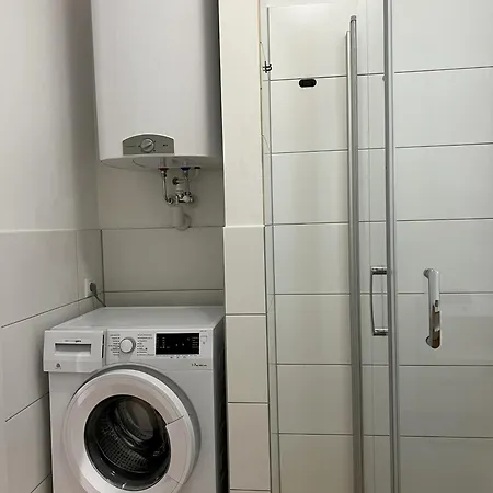 Old Town Vibe & Wave Apartment *