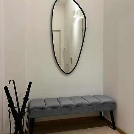 Old Town Vibe & Wave Apartment