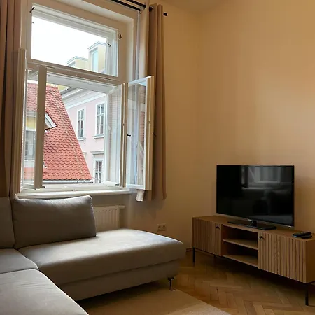 Old Town Vibe & Wave