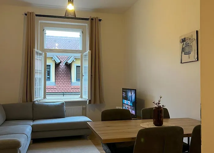 Old Town Vibe & Wave * Graz